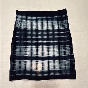 BCBG Maxazria Women's Navy White Tie-Dye Strech Bodycon Skirt Size M
